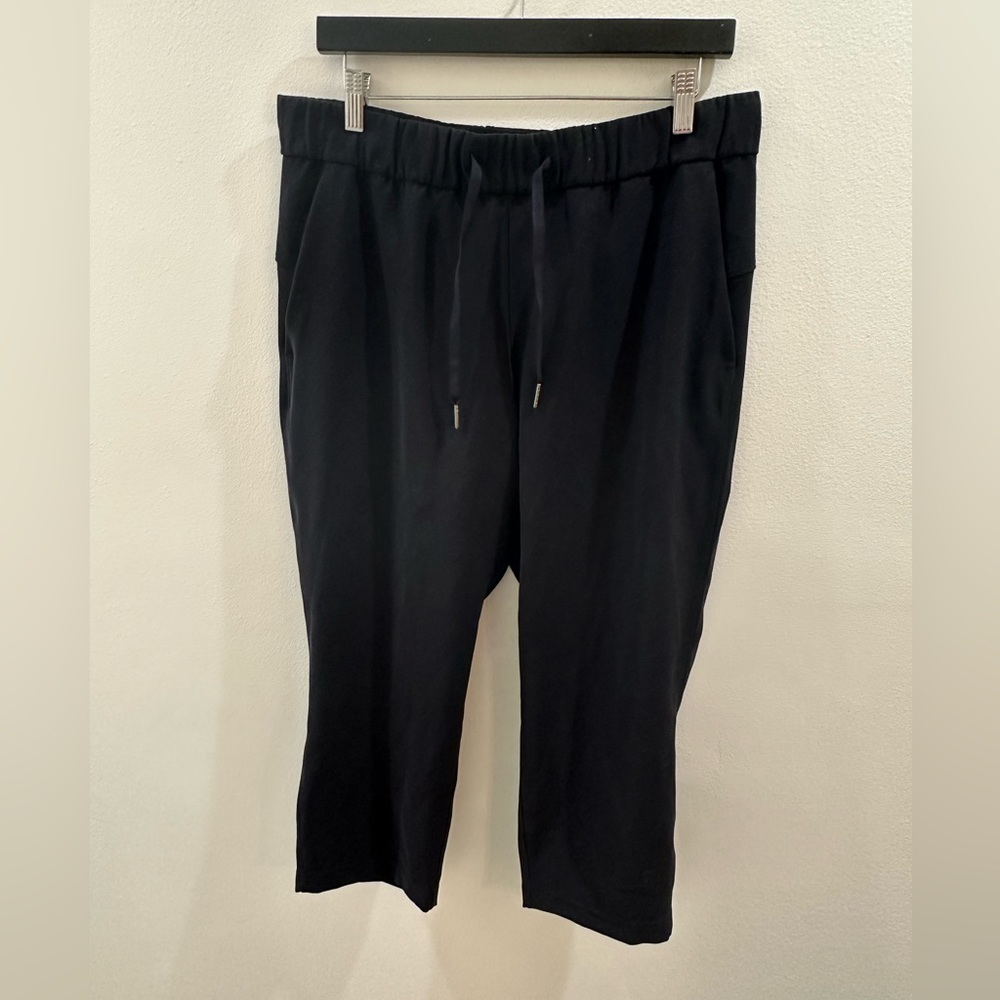 Lululemon Drawstring Cropped Pant